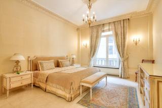 Royal Montaigne - Paris - 7