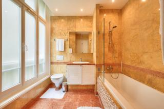 Royal Montaigne - Paris - 9