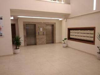 Un Ap haut standings richement meublé - 2