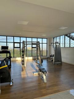 Laurell Hill Suites 508 - 7