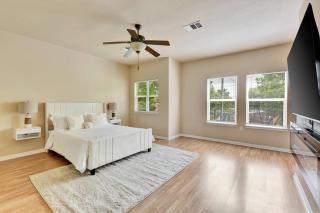 Spacious Home-Queen Suite-Game room-Movie room - Austin - 3