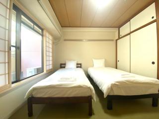 3 minutes on foot from Dotonbori East Entrance 5 minutes on foot from Shinsaibashi area traditional Japanese-style room - Osaka - 8