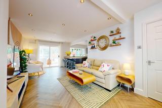 Buttercup Nest of Wimbledon - Raynes Park - 5
