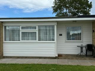 103 Sunbeach South facing 2 bed chalet M and T chalets - Great Yarmouth - 1