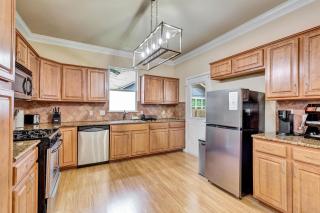 Spacious Home-Queen Suite-Game room-Movie room - Austin - 7