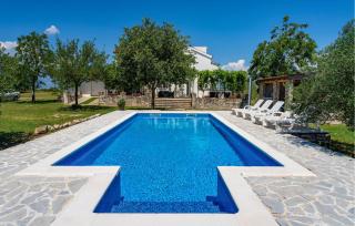 Stunning Home In Donji Kasic - 3