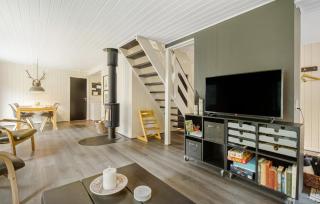 Beautiful Home In Give With Kitchen - 2