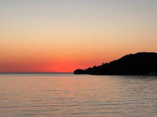 PotamSea Bliss 3 - Beach Front, Sun Beds & Parking - Himare - 9