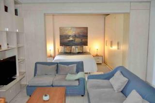 Wander-eat-sleep in da bllok in Tirana - Tirana - 0