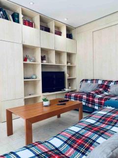Wander-eat-sleep in da bllok in Tirana - Tirana - 2