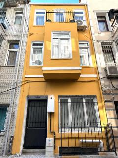 Yellowhouse Room 3 - Istanbul - 9