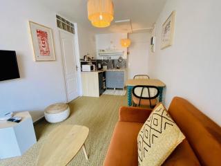 "Port Vauban" Superbe T2 coté gare Parking Clim Wifi Terrasse ! - 4