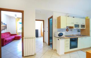 1 Bedroom Beautiful Apartment In Genova - 3