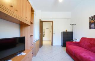1 Bedroom Beautiful Apartment In Genova - Bolzaneto - 4