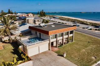 Coastal Sunset Paradise! Beach front & Ocean Views - 9