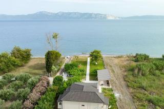 Sea Echoes Villa on the beach, Pefki, Evia - Artemísion - 5