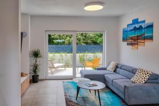 Modern Coastal Villa with Heated Pool and Near the Sea in Ližnjan, Istria - 4