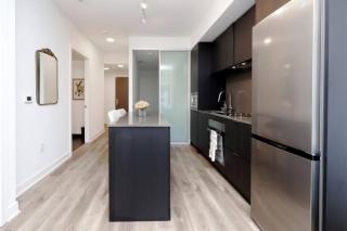 Stunning 2 Bed and 2 Bath Condo in Mississauga - Mississauga - 5