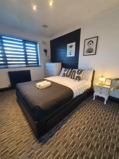 Bespoke Large Double Room - Long Stay - Luton - 7