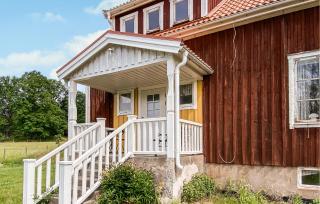 4 Bedroom Beautiful Home In Rörvik - 1