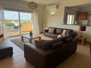 Lovely 3 Bedroom Villa with Pool in Great Location - Odiáxere - 7