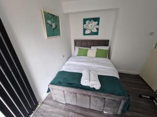 Charming 4 bedroom house in Nottingham -Entire House - Stapleford - 4