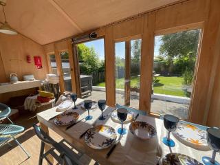Roselawn Cottage - 2