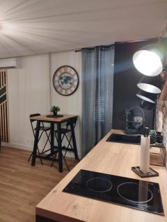 Cosy studio rénové style industriel - La Seyne-sur-Mer - 5