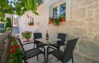 Cozy Home In Dobrince - - 9