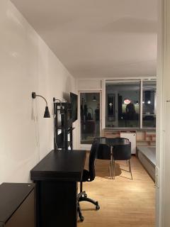 First Row Apartment with Balcony to the Ramparts - 8