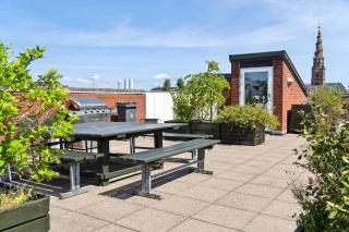 Central Apt Balcony I 5 Min to Metro and Canals - 6
