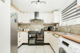 Bespoke Large Double Room - Long Stay - 9