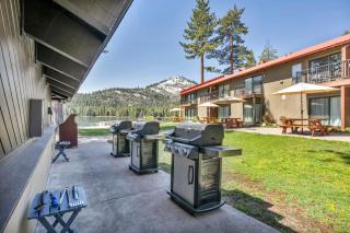 Cozy Studio w/Kitchenette Easily Accessible #113 at Donner Lake Village - Truckee - 2