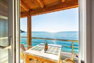 Potam'Sea Bliss 34- Beach Front, Sun Beds & Parking - 0