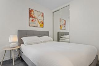 Elegant Inner-City 2-Bed with Essential Amenities - Melbourne - 9