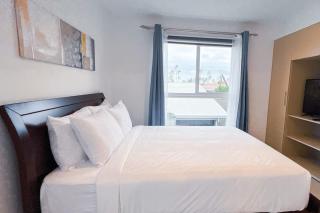 Elegant 3-Bedroom Retreat steps from ocean & town - Jacó - 2