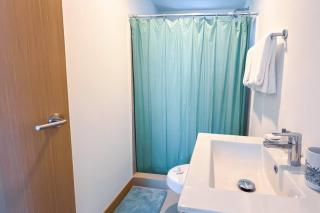 Elegant 3-Bedroom Retreat steps from ocean & town - Jacó - 1