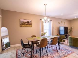 3BR Modern Magnolia Lakeland Close to Downtown, Lego, Disney - 1