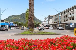 Stylish and Spacious, Downtown Mount Maunganui - Mount Maunganui - 1
