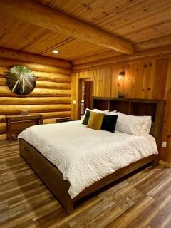 Sugar Pine Lodge - 2