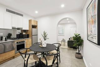 Central 2BR Terrace Home in Trendy Surry Hills - 7