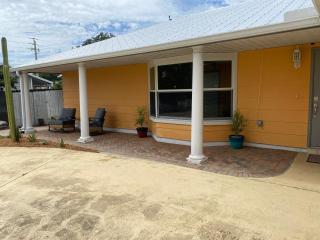 Private Cozy Coastal 3BR with Pool - Port St. Lucie - 9