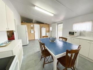 Stafford Hall - Burrum Heads- Riverfront- 3BR- Great Views - Burrum Heads - 4
