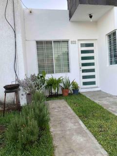 Casa completa recién renovada Con AA - - 5