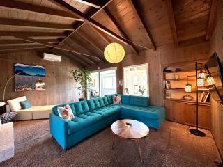Game Room! Mid Century Danish Home in Downtown Solvang - Solvang - 0