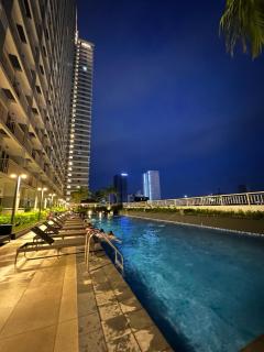 Amore Espacio Staycation -Coast Residences - 3