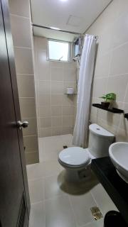 Cozy 1 BR San Lorenzo Place Netflix 4KM NAIA - Manila - 2