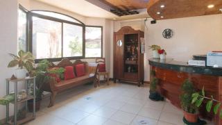 RedDoorz at Coco Grove Tourist Inn - 1