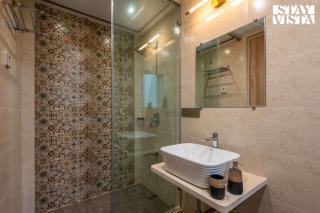 Mocha House with Indoor Pool, BBQ & Bonfire at Lonavala by StayVista - Lonavala - 3