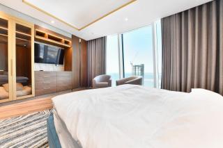 Luxury Seaview Penthouse Harbour Heights - Manama - 5
